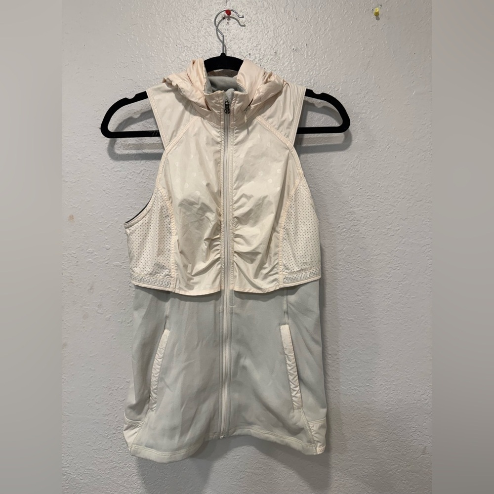 Lululemon 6 Kanto Catch Me Vest Angel Wing Ghost Dot Embossed Hidden Hood